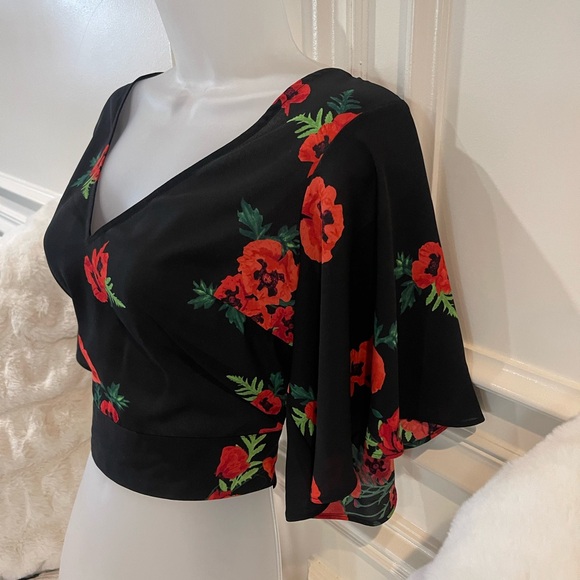 Express Small Floral Crop Top - Picture 3 of 5